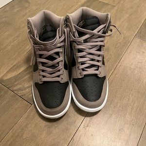 Women Nike Dunks size 7.5